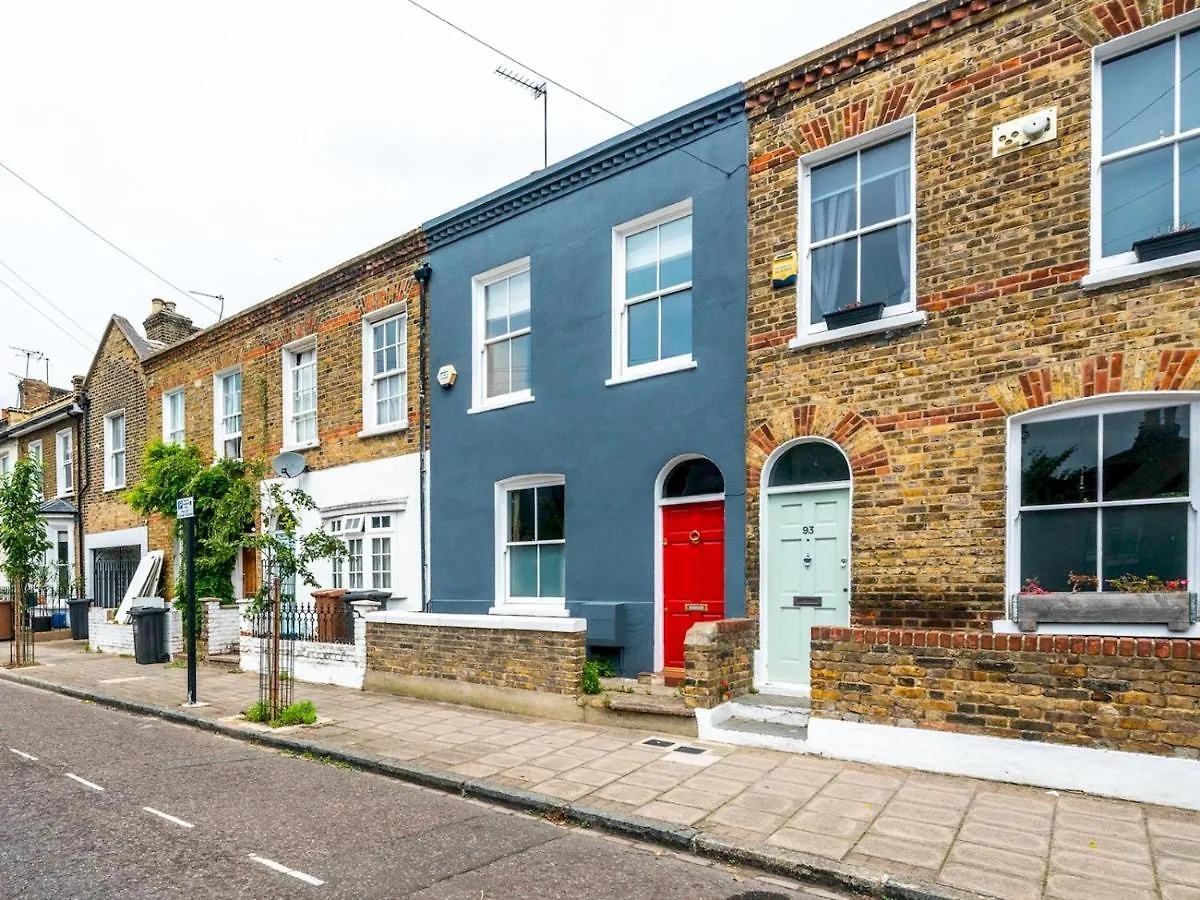 Pass The Keys Trendy Hackney House Villa London