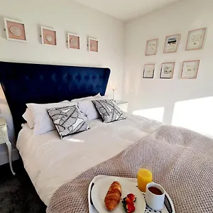 https://cyanacottages-bensons-gem.yorkshirehotels.net