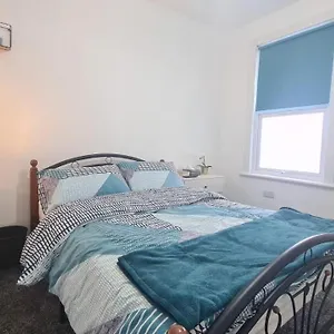 Spacious In Manor Park London