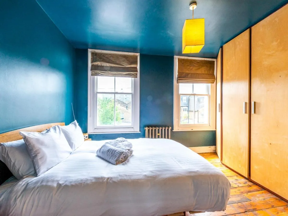Pass The Keys Trendy Hackney House Villa London 0*,