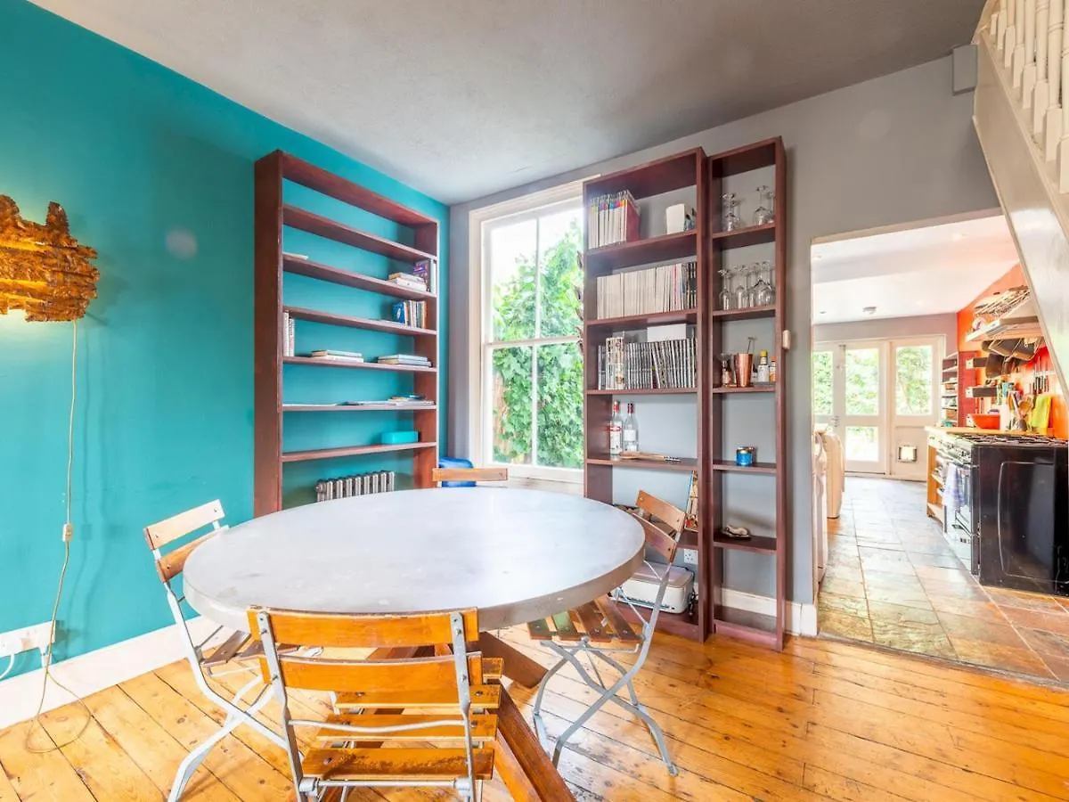 Pass The Keys Trendy Hackney House Villa London 0*,